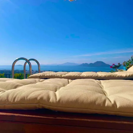 Bodrum - 5 Bedrooms With Heated Pool טורגוטריס